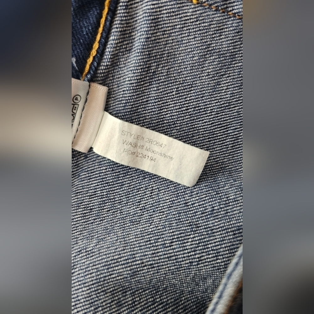 EUC Vineyard Vines Dark Wash Denim Mini Skirt Size 26. USA - Picture 5 of 8
